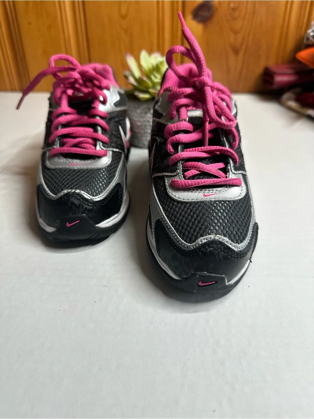 Nike Black and Pink Women's Athletic Running Shoes